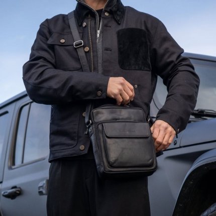 Машка Чанта Кожна Montira – Црнa